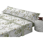 Juego de cama de tres piezas apto para todas las estaciones, que incluye una sábana, una sábana ajustable y fundas de almohada. Medidas: 90 cm, 105 cm, 135 cm, 150 cm y 180 cm.