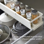 Estante de Especias Expandible, Estante de Metal Multifuncional, Estante de Almacenamiento Retráctil para Varios Botellas y Frascos en la Cocina - Estante de Platos de Un Solo Nivel, Orden y Arreglo, Uso Multiusos, Regalo Perfecto para el Día del Padre