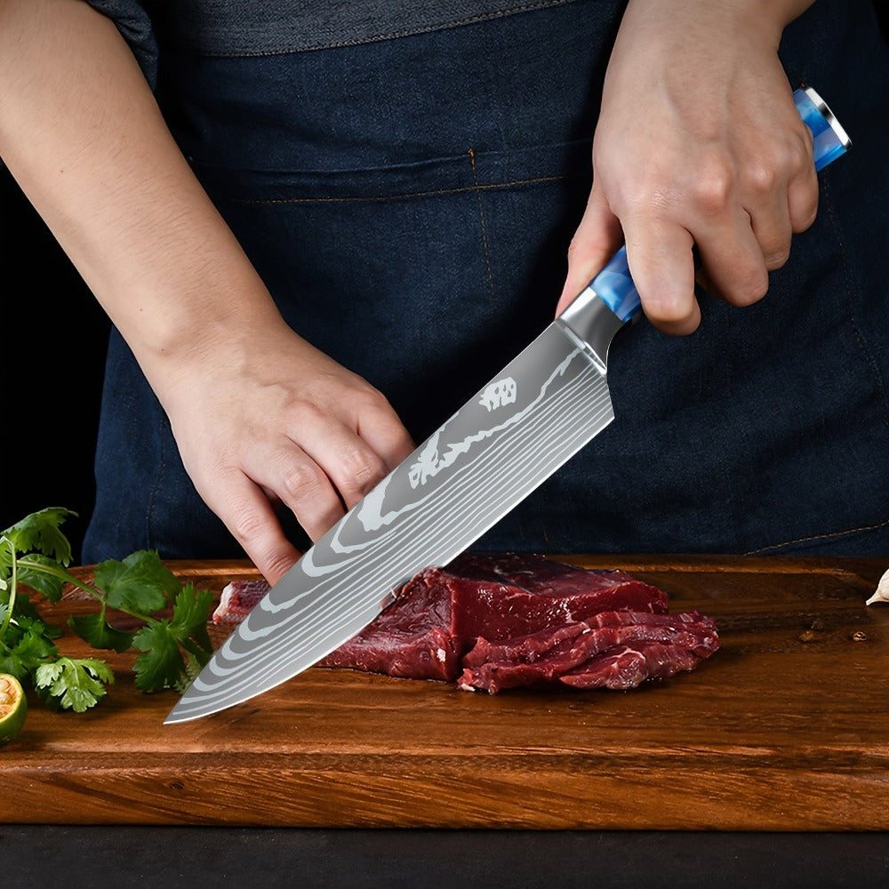 Juego de 8 cuchillos, perfecto para uso en la cocina, con hojas de acero inoxidable ultra afiladas para un rendimiento duradero. Disponible en azul, verde, negro y morado, viene con una funda de nailon para un almacenamiento y transporte convenientes