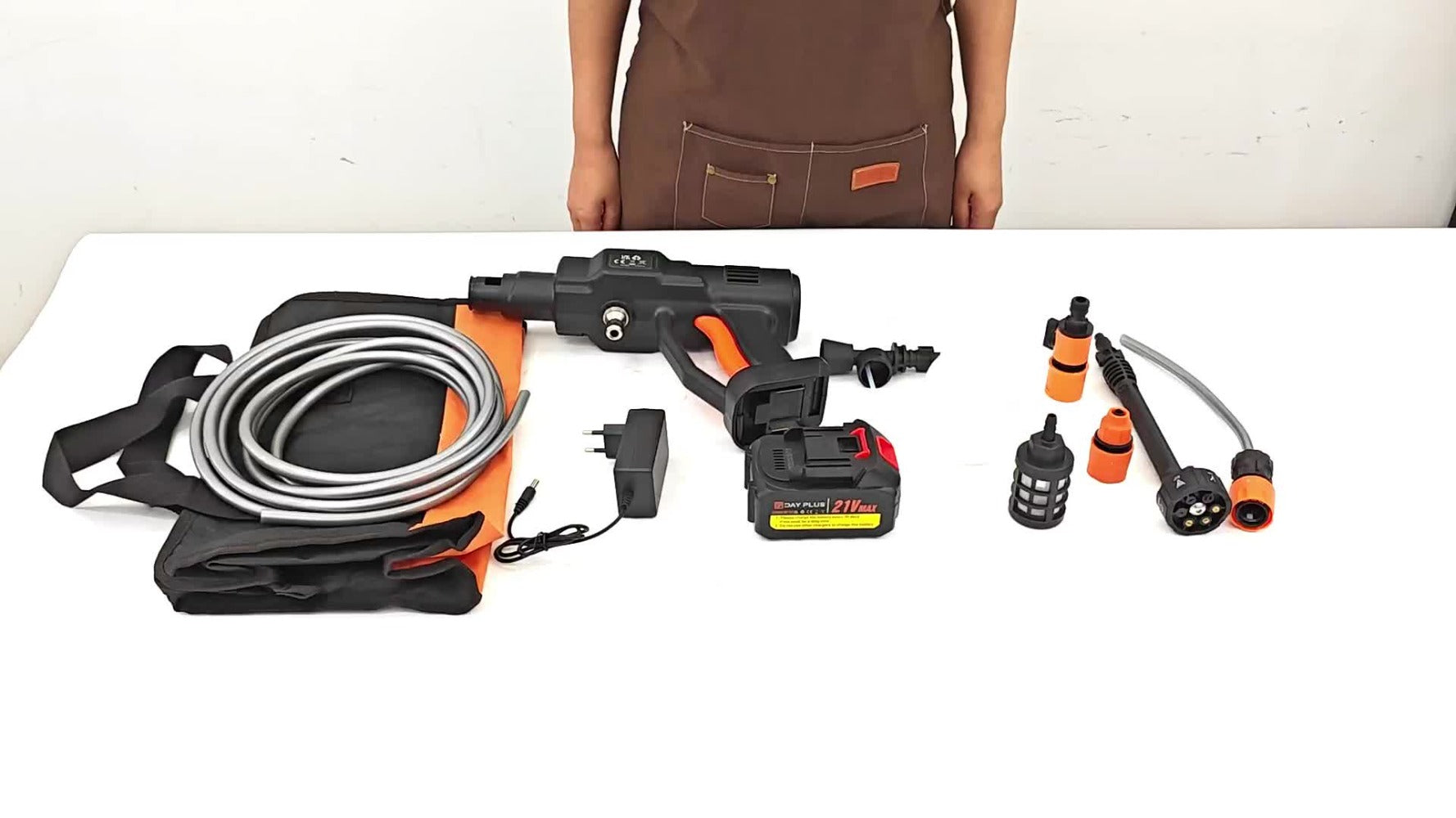 Lavadora a Presión Inalámbrica 21V 450Bar/652 PSI Portátil con 1X o 2X Batería, Boquilla Ajustable 6 en 1, Manguera de 16.4 Pies, Limpiadora de Presión para Coche/Suelo/Jardín y Riego de Patio