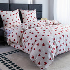 ¡Un conjunto de ropa de cama elegante en un color moderno que cambiará tu dormitorio! El conjunto incluye: 1 funda de edredón + 2 fundas de almohada (sin relleno). La tela suave y transpirable proporcionará comodidad durante todo el año - ¡perfecto para c