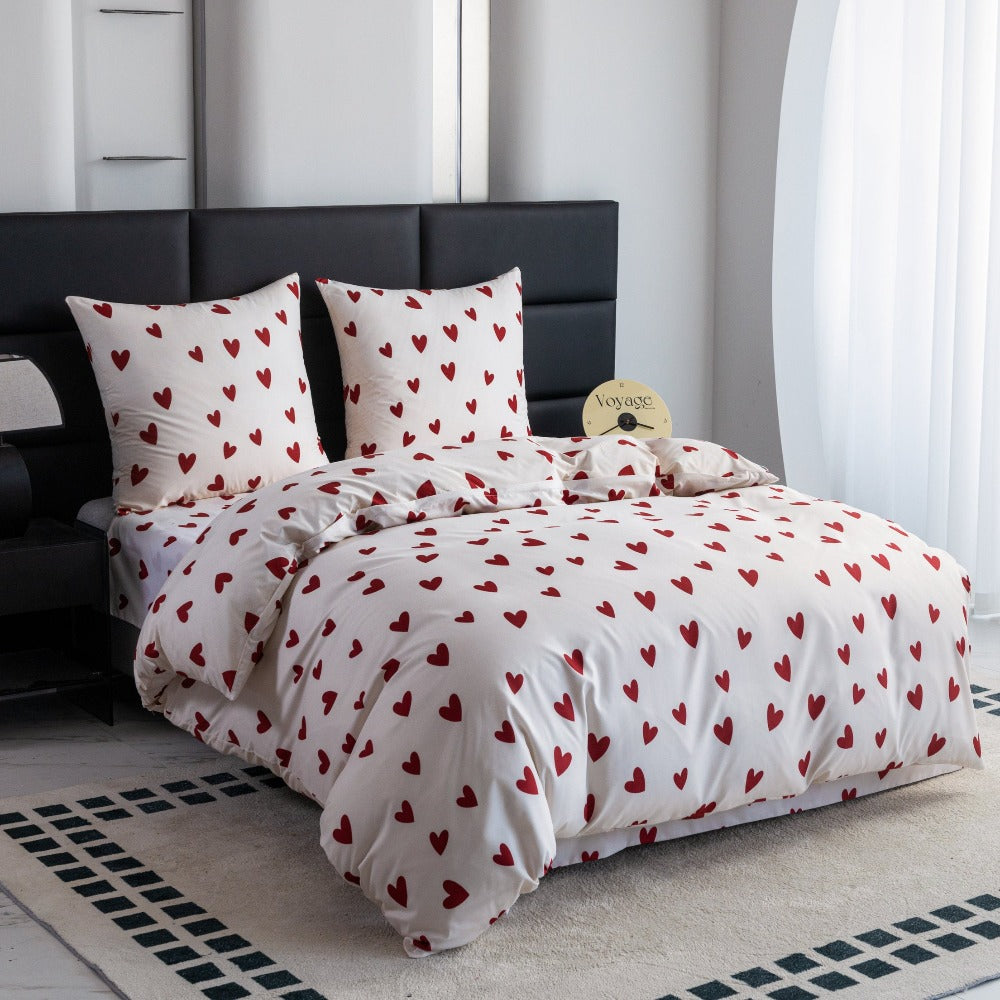 ¡Un conjunto de ropa de cama elegante en un color moderno que cambiará tu dormitorio! El conjunto incluye: 1 funda de edredón + 2 fundas de almohada (sin relleno). La tela suave y transpirable proporcionará comodidad durante todo el año - ¡perfecto para c
