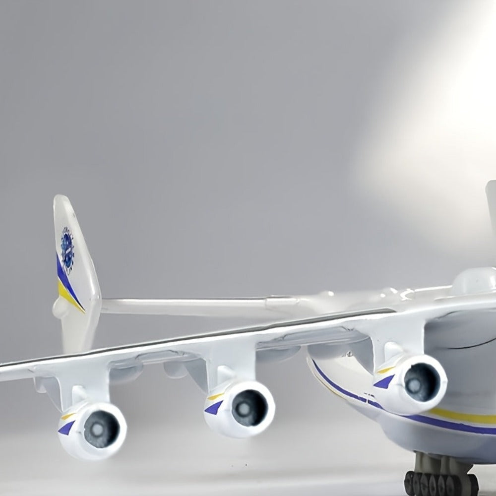 Modelo de Avión de Carga Metálico AN-225, Modelo de Avión de Carga con Soporte y Ruedas con Ruedas en un Set de Regalo, Coleccionable Memorial de Alta Detaile y Pieza de Exhibición Espectacular, El Mejor Regalo de Cumpleaños, Festival, Vuelta al Cole para