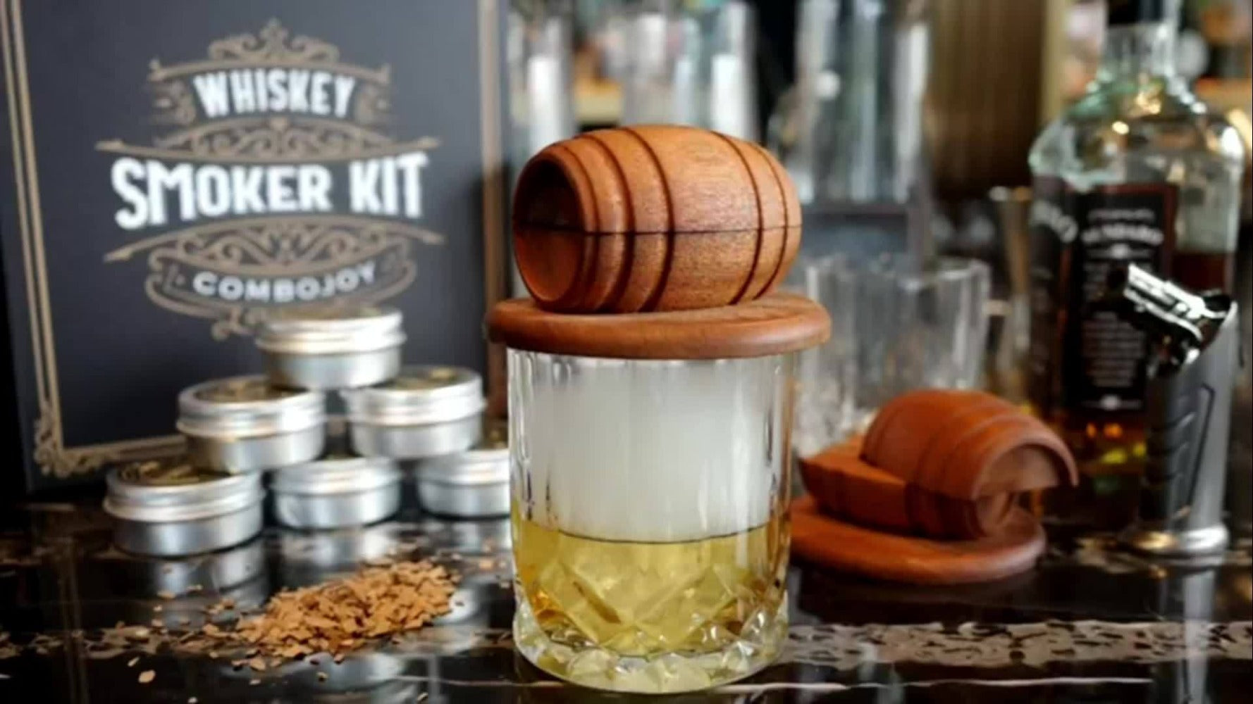 Kit Ahumador de Whisky con Antorcha - 6 Sabores de Leña en Chip, 2 Vasos, 2 Moldes de Hielo - Kit Infusor Ahumador de Cocktail, Kit Ahumador de Bebidas Old Fashioned, Regalos de Cumpleaños de Bourbon Whisky para Hombres, Papá (NO Butano)