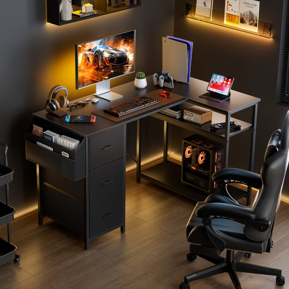 Escritorio Gaming en Forma de L con 3 Cajones de Tela para Almacenamiento, Escritorio de Oficina en Casa Ahorrador de Espacio con Soporte para CPU, Fácil de Montar, Estación de Trabajo y Juegos, Estructura de Madera Resistente, Dormitorio, Adultos