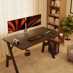Escritorio Gaming en Forma de A Furnishia con Tapa de Fibra de Carbono y Alfombrilla para Ratón - Amplio Escritorio Ergonómico para PC, Estación de Trabajo de Oficina, Configuración de Streaming/YouTube - Portavasos y Gancho para Auriculares, Montaje,