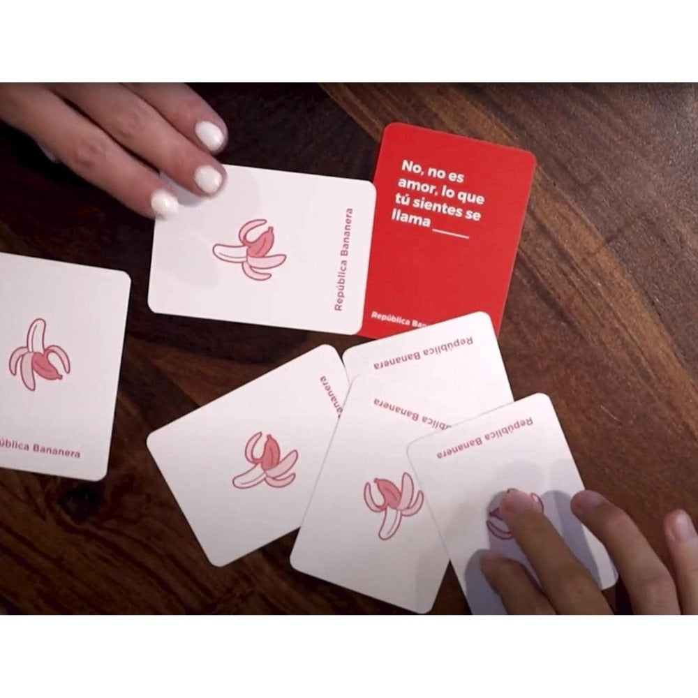 Juego de Mesa La Vacuna Española - REPUBLICA BANANERA – Cartas Divertidas para Adultos y Amigos | Humor, Estrategia y Risas Garantizadas en Fiestas