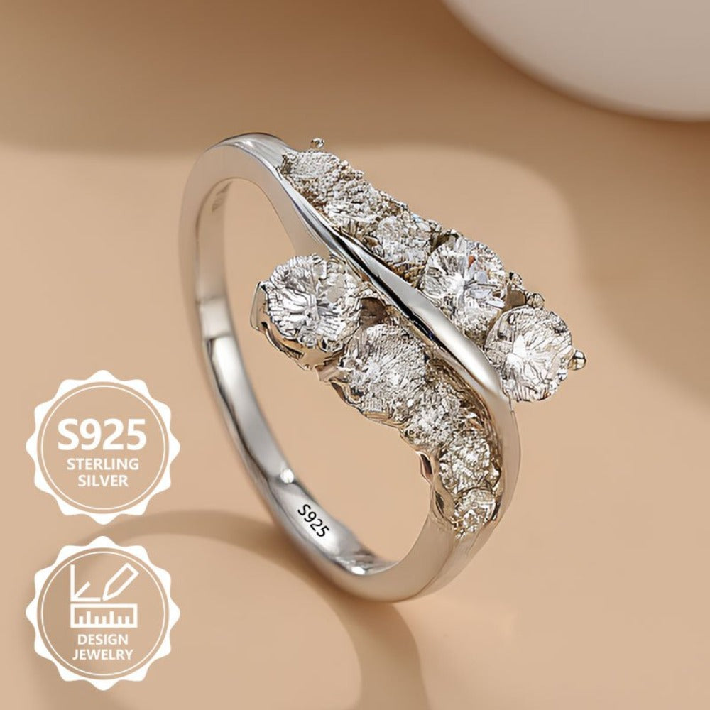 Anillo de moda para mujer, exquisito, de plata de ley 925, elegante y moderno, anillo de joyería de alta calidad para mujer, incrustado con moissanitas, adecuado para viajes de vacaciones, uso diario, es un regalo conmemorativo perfecto para amigos