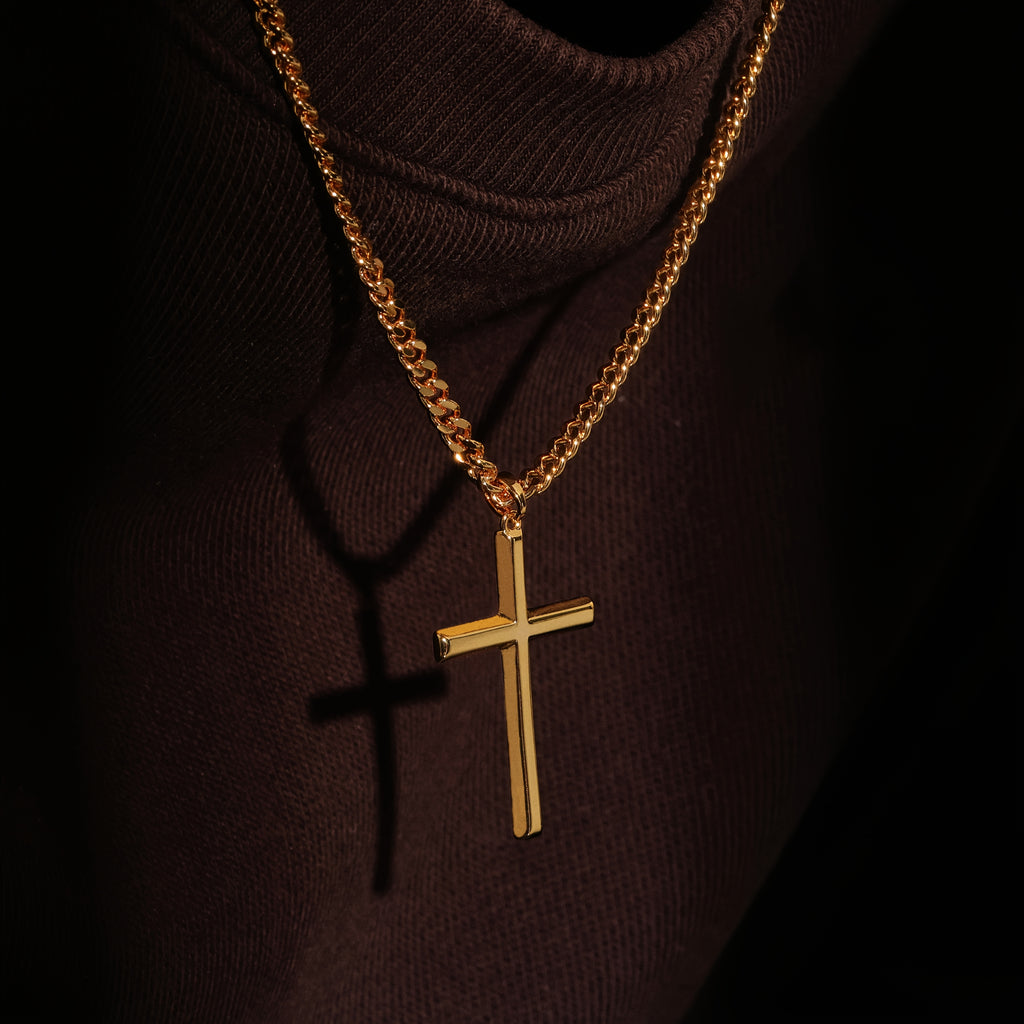 Collar con colgante para hombre hecho de plata 925, con una cruz tridimensional chapada en oro de 18 quilates, acompañado de una cadena cubana resistente de plata 925, lo que lo convierte en un regalo ideal para las fiestas o el Día del Padre, presentado