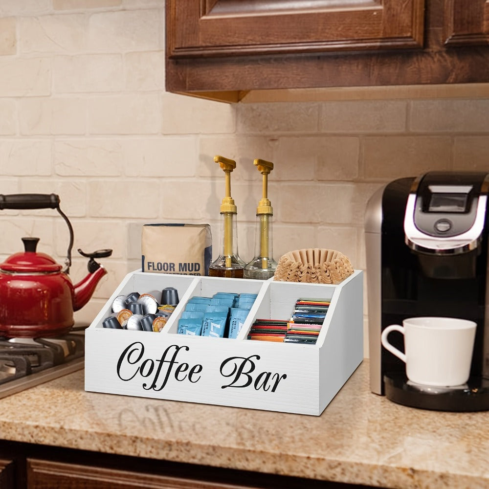Organizador de barra de café Deluxe Freestable con cajón - Madera, apto para cápsulas de café, suministros de té, sobres de azúcar y cremas | Estación espaciosa para encimera, oficina, cafetería | Organizador de cajón para regalos de Navidad