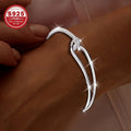 Pulsera de moda para damas, hecha de plata esterlina S925 con un diseño geométrico elegante. Versátil, amigable con la piel y cómoda de usar - perfecta para el día a día, ocasiones especiales o como idea de regalo elegante para cumpleaños y Navidad.