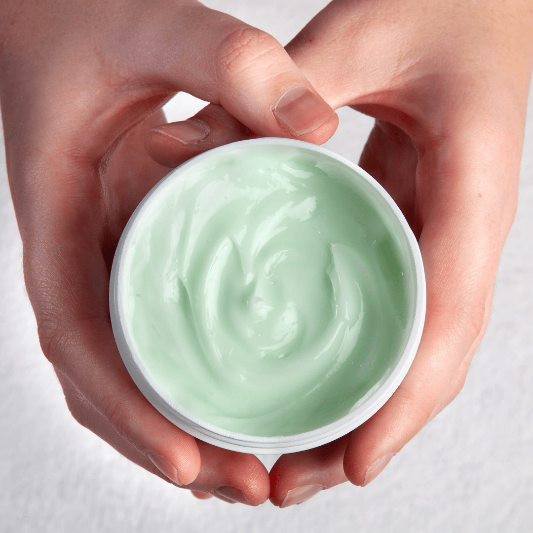 Crema de Árnica 250 g | Gel Cosmético para Masaje Muscular | Sensación Calmante y Refrescante | Ideal para Piernas Cansadas, Cuello y Espalda | Uso Deportivo y Diario