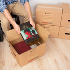 Caja Cartón para Mudanzas y Almacenaje Ultra Resistentes con Asas, Fabricadas en Cartón Duro, Ideal para Mudanzas o Almacenaje de Libros y Ropa, Transporte Cómodo y Seguro gracias a las Asas Laterales - packer PRO