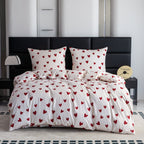 ¡Un conjunto de ropa de cama elegante en un color moderno que cambiará tu dormitorio! El conjunto incluye: 1 funda de edredón + 2 fundas de almohada (sin relleno). La tela suave y transpirable proporcionará comodidad durante todo el año - ¡perfecto para c