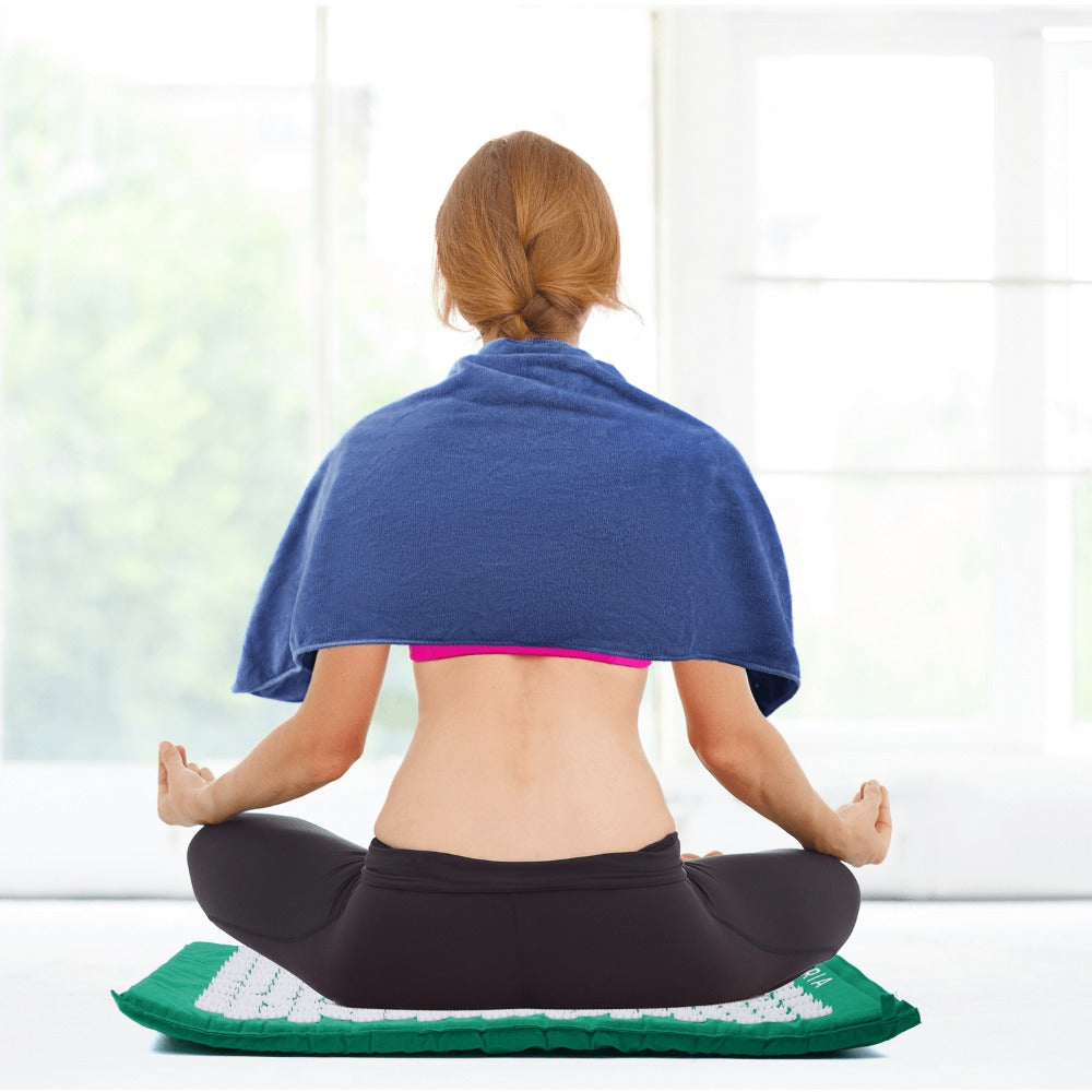 Aspria Set de Acupresión Verde 3/4 Piezas, Colchoneta de Acupresión y Almohada de Acupresión, para que te Relajes Cuerpo y Mente. Colchoneta de Acupresión Verde + Toalla Gruesa + Bolsa de Almacenamiento. MGY-S3-004