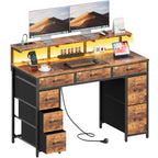 Escritorio para Gaming con 8 Cajones de Tela, Soporte para Monitor con Luz LED, Regleta Europea (2 AC/2 USB), Tapa de Madera, Patas Ajustables para Oficina en Casa/Sala de Juegos