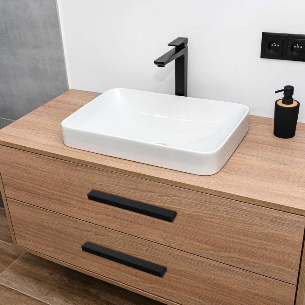 10piezas de manijas de muebles negros, tira, espaciado de agujeros 96Mm 128Mm 160Mm, manijas modernas y estéticas para armarios, cajones y puertas, ideales para cocina, baño, sala de estar - un conjunto completo con tornillos.