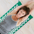 Aspria Set de Acupresión Verde 3/4 Piezas, Colchoneta de Acupresión y Almohada de Acupresión, para que te Relajes Cuerpo y Mente. Colchoneta de Acupresión Verde + Toalla Gruesa + Bolsa de Almacenamiento. MGY-S3-004