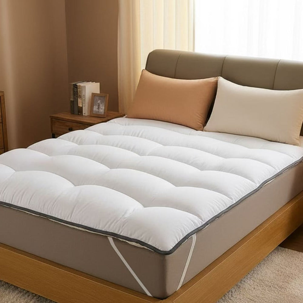 Topper de colchón Cloud 600 GSM, suave y transpirable, hecho de fibras vírgenes - Tejido suave y agradable, diseño ondulado cómodo, correas elásticas de sujeción, lavable a máquina