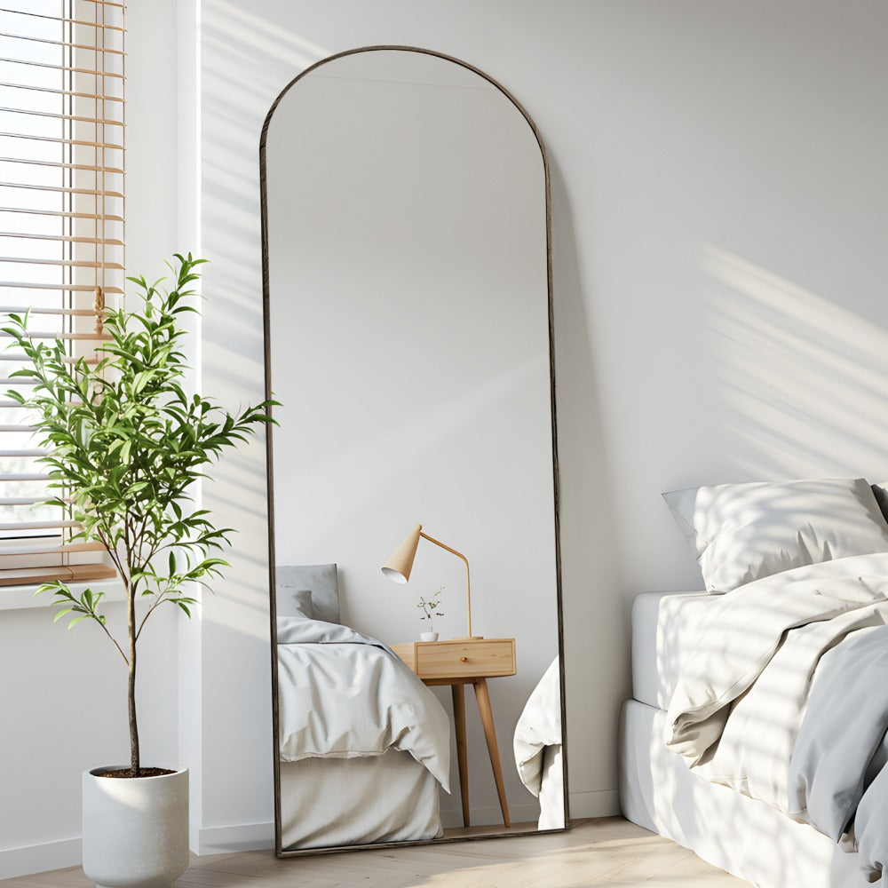 Melodieux Espejo arqueado de 161 X 52 cm con aspecto de madera de nogal y marco de aluminio, espejo de maquillaje de longitud completa independiente para colgar o montar en la pared para el baño