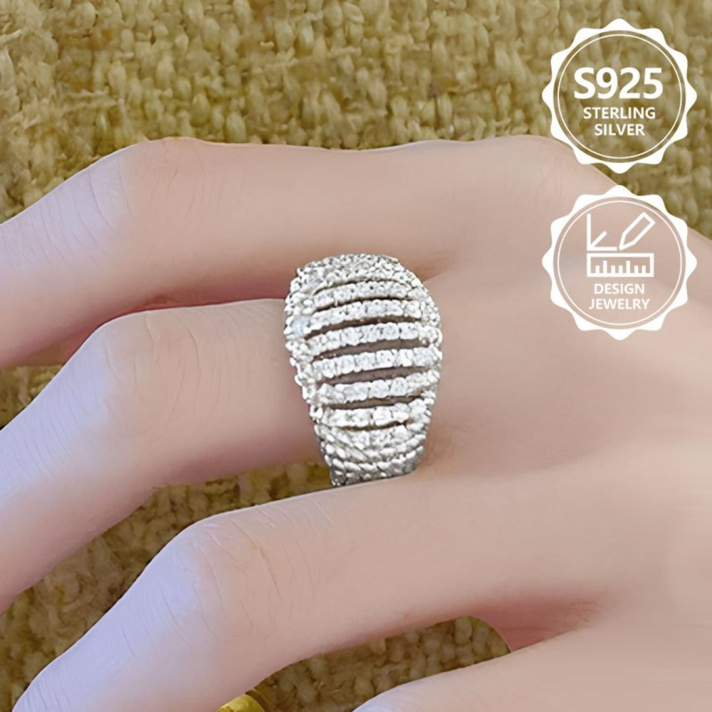 Anillo de moda exquisito para mujer PM:E7 de plata de ley 925, elegante, con estilo y finamente elaborado, engastado con moissanita. Un anillo de joyería de alto valor para mujer, adecuado para viajes de vacaciones y uso diario, y el regalo conmemorativo