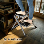 Escalera con goma antideslizante y asa, escalera plegable de 2 escalones, ancho de peldaño 20 cm, carga 150 kg, acero, gris y negro
