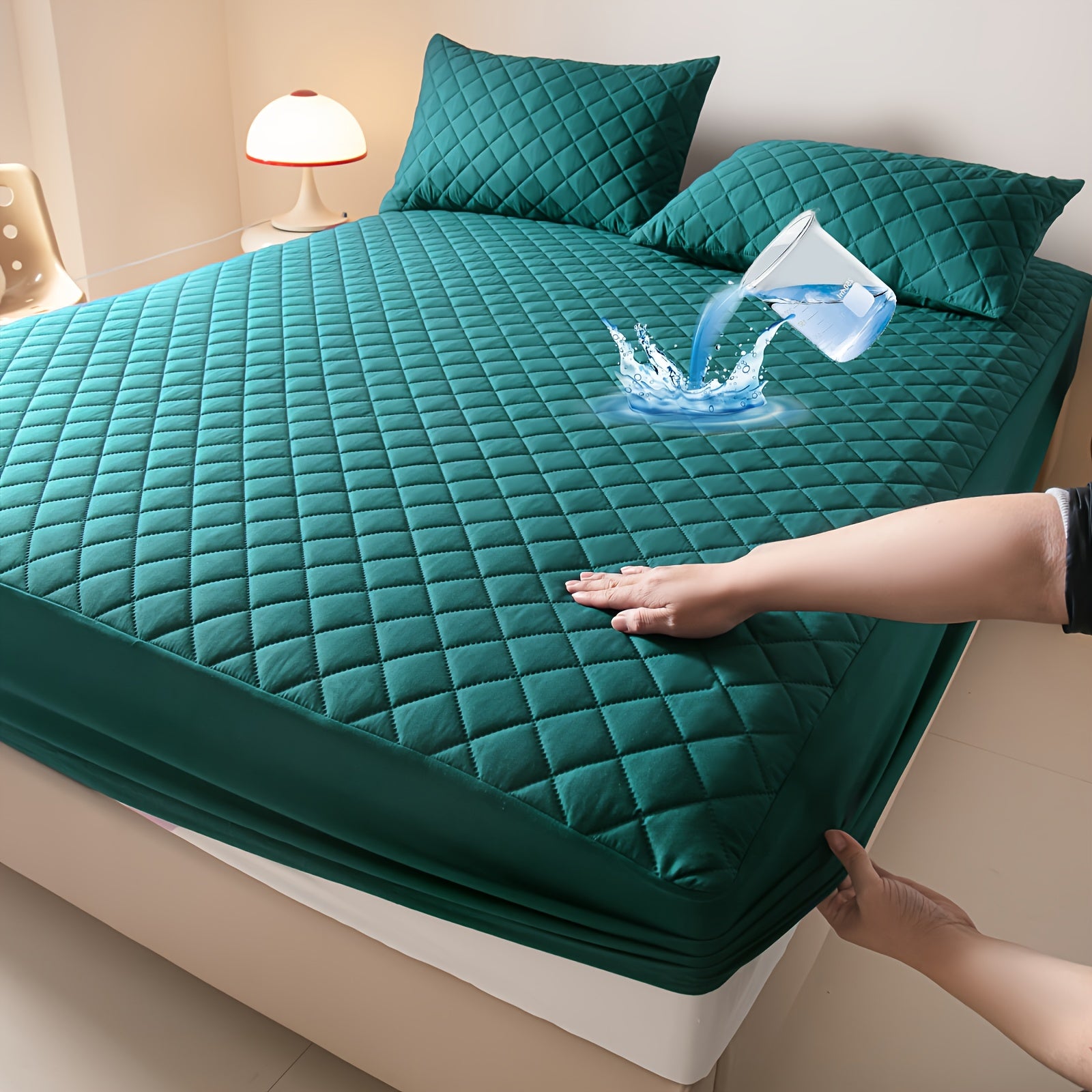 Este es un set de 3 piezas que incluye una funda protectora de colchón ultrasuave e impermeable y una media funda de almohada (el relleno de la almohada no está incluido). Cuenta con un diseño grueso y cálido en un color sólido, lo que lo convierte en una