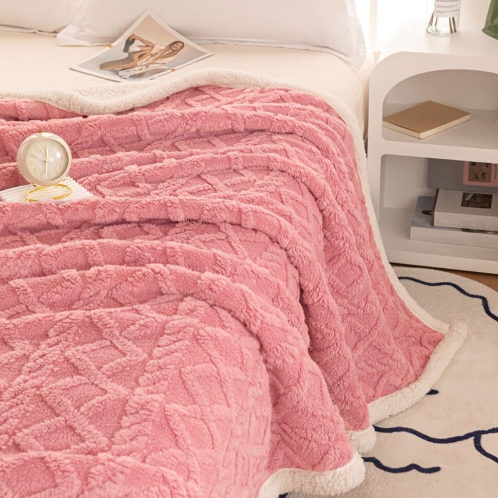 Manta de Pelo Sintético de Tejido Jacquard Premium - Textura Ultra Suave como Terciopelo, Hipoalergénica y Antiestática - Bordes Doble Costura para Mayor Durabilidad - Calidez Invernal Acogedora - Lavable a Máquina, Ligera, Ideal para Regalos de Fiestas y