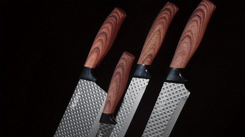 Este juego de 6 cuchillos de cocina presenta varios tamaños, hojas de acero inoxidable ultra afiladas y mangos marrones duraderos, lo que lo hace ideal tanto para uso en la cocina como para acampar al aire libre. Viene en una caja de regalo, lo que lo con