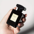 Colonia de Feromonas para Hombre, Clásica y Elegante, Aroma Fresco y Duradero para Caballeros, 55 ml, Fragancia Amable y Atractiva para Hombre con Notas Amaderadas, Eau de Toilette en Spray Portátil, Ideal para Negocios, Viajes de Oficina, Regalo de Cumpl