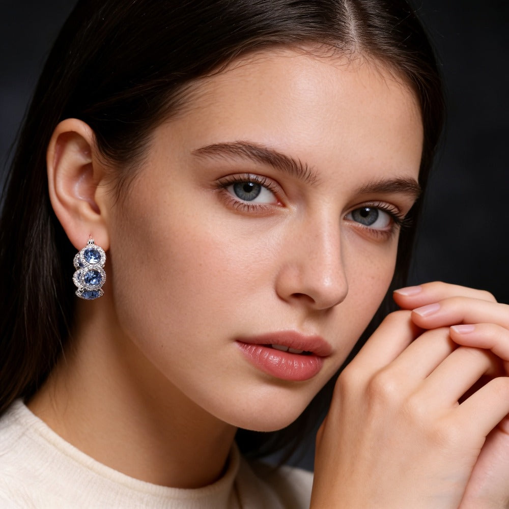 Pendientes de plata 925 de alta calidad para mujer con circonita sintética azul en diseño de corona, perfectos para ocasiones elegantes y a la moda. Regalos ideales para Navidad, San Valentín o cumpleaños, presentados en una hermosa caja de regalo.