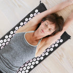 Aspria Set de Acupresión Verde 3/4 Piezas, Colchoneta de Acupresión y Almohada de Acupresión, para que te Relajes Cuerpo y Mente. Colchoneta de Acupresión Verde + Toalla Gruesa + Bolsa de Almacenamiento. MGY-S3-004