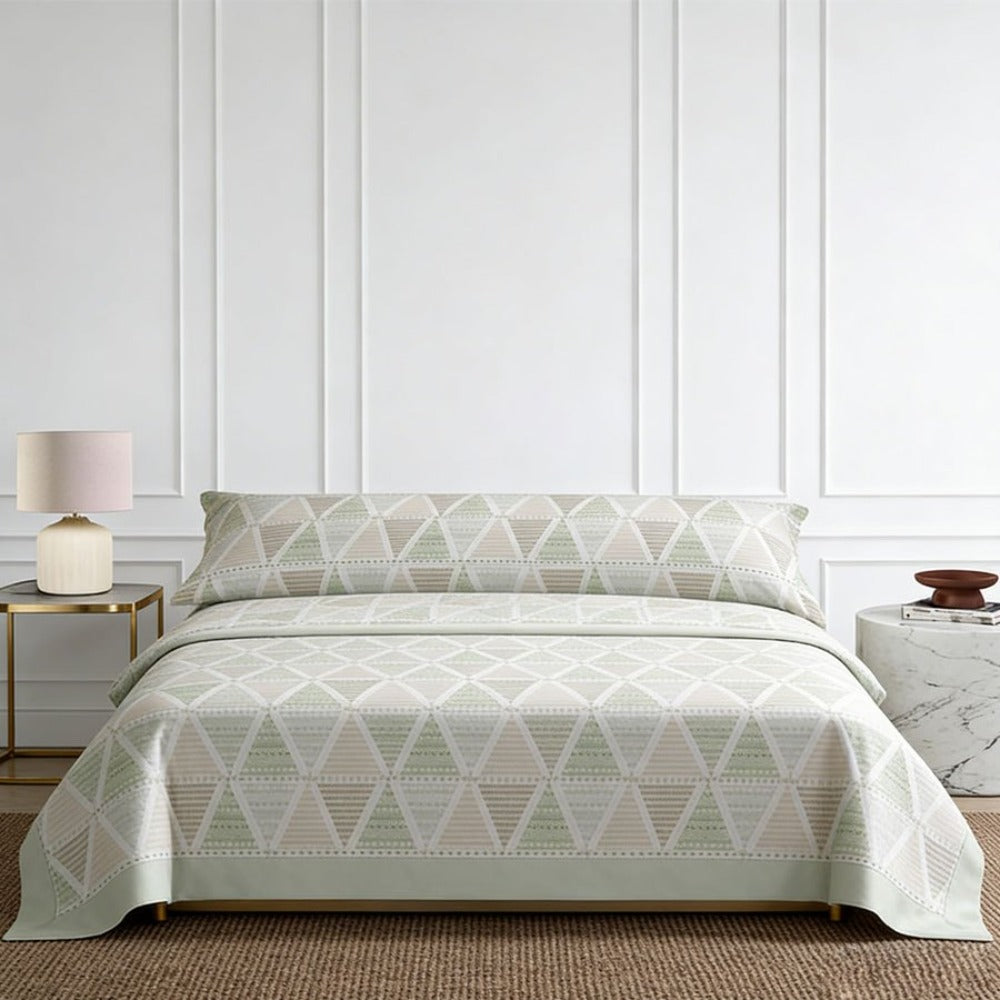 Juego de cama de tres piezas apto para todas las estaciones, que incluye una sábana, una sábana ajustable y fundas de almohada. Medidas: 90 cm, 105 cm, 135 cm, 150 cm y 180 cm.