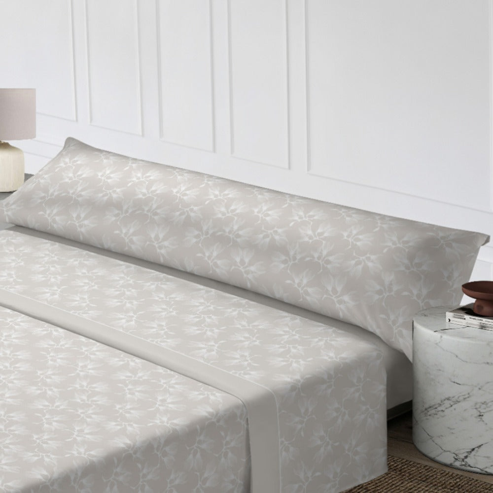 Juego de cama de tres piezas apto para todas las estaciones, que incluye una sábana, una sábana ajustable y fundas de almohada. Medidas: 90 cm, 105 cm, 135 cm, 150 cm y 180 cm.