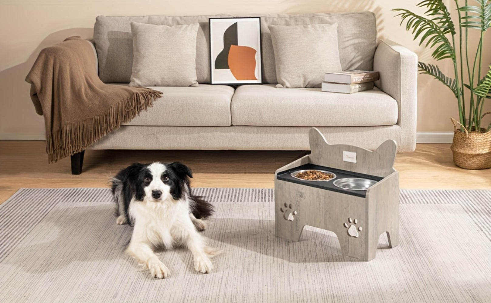 Comedero Elevado para Mascotas con Dos Tazas de Acero Inoxidable, Diseñado para Evitar Derrames, Apto para Perros de Todo Tamaño, con un Diseño Vintage Marrón y Negro