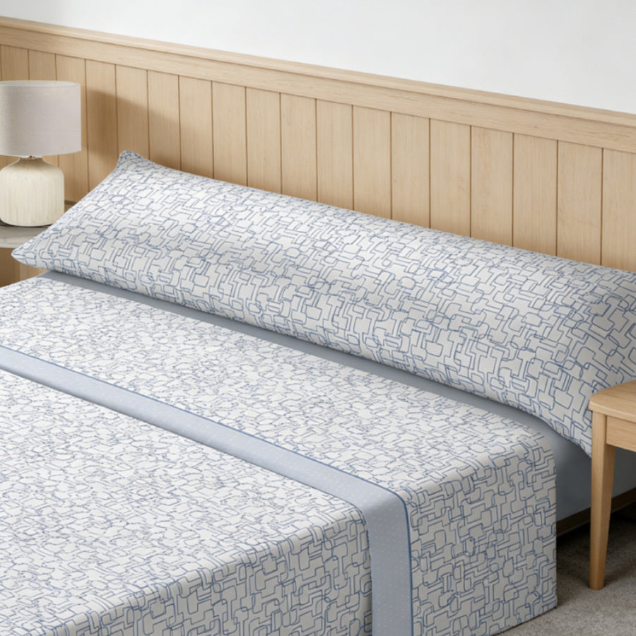 Juego de cama de tres piezas apto para todas las estaciones, que incluye una sábana, una sábana ajustable y fundas de almohada. Medidas: 90 cm, 105 cm, 135 cm, 150 cm y 180 cm.