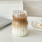 Almacén Local, Juego de 6 Vasos Rayados con Forma de Nube, Incluye 6 Pajitas, 530 ml/18 oz, Adecuado para Bebidas Frías/Calientes, Jugo, Leche, Agua, Helado, Cócteles, Perfecto para Fiestas, Hecho de Vidrio Borosilicato, Apto para Lavavajillas