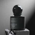Fragancia Duradera para Hombre con un Aroma Fresco de Limón, Combinada con Patchouli Clásico y Ámbar, Mascar eficazmente los Olores y Proporciona Frescura Duradera. Ideal para Uso Diario, Fiestas, Viajes y Como Regalo para Cumpleaños o Días Festivos como