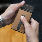 DODENSHA Billetera Antirrobo RFID para Hombre - Tarjetero Emergente de Aluminio de Alta Resistencia con Bolsillo para Monedas y Ventana para Identificación, Capacidad para 8-10 Tarjetas, Billetera Inteligente Delgada, Regalo Premium para Amigos y Familiar