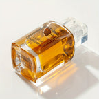 Perfume amaderado para hombre de 50 ml, cedro y pachulí, color ámbar, frasco de cristal exquisito, perfume de larga duración, para realzar el ambiente, adecuado para citas y fiestas, un regalo de festividades para tu novio