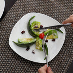 Juego de platos de 18 piezas con 6 platos de cena/plato de sopa/plato de postre, juego de vajilla de porcelana blanca gris claro para 6 personas