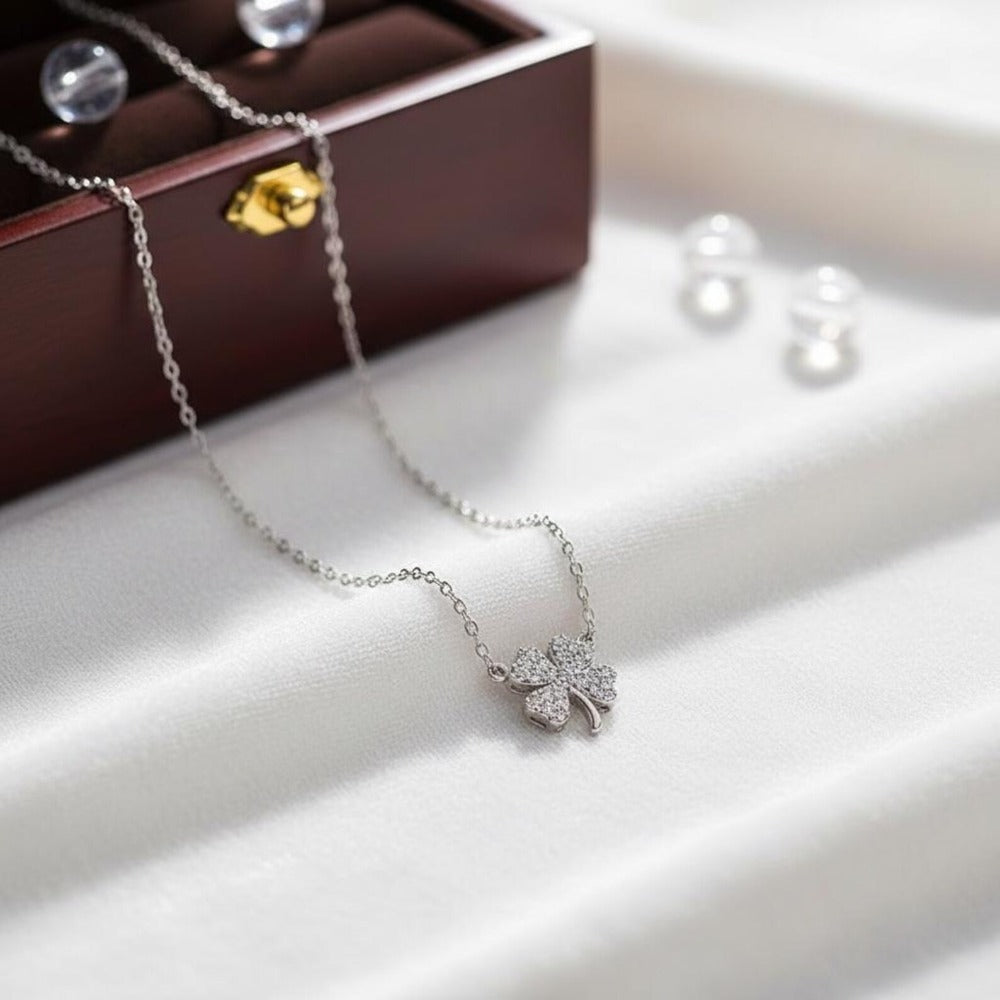 Cadena de Plata 925 para Mujeres con Colgante de Trébol de Cuatro Hojas, Longitud Ajustable de 40 a 60 cm, Cadena Duradera y Resistente como Amuleto de la Suerte, Regalo para Mujeres en San Valentín o Cumpleaños