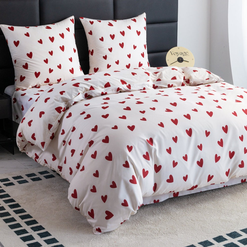 ¡Un conjunto de ropa de cama elegante en un color moderno que cambiará tu dormitorio! El conjunto incluye: 1 funda de edredón + 2 fundas de almohada (sin relleno). La tela suave y transpirable proporcionará comodidad durante todo el año - ¡perfecto para c