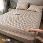 1 pc Protector de colchón acolchado, Súper Suave y Cómoda, Funda de colchón Elástico en Todo Contorno, Lavable a Máquina, Cubre de Colchón Ideal para Dormitorios, Habitaciones de Invitados, Residencias y Hoteles