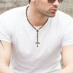 Collar de Rosario de 60 cm para Hombres y Mujeres con Colgante de Crucifijo Dorado de la Virgen María y Jesucristo - Cuentas Negras de Oración Religiosa, Cadena de Bolas para la Fe Católica, Uso Diario y Regalos de Navidad (Unisex)