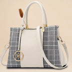 Bolsos y carteras para mujer, bolsos de mano, bandoleras, bolsos de hombro, bolsos tipo mensajero y bolsos tote para mujer.