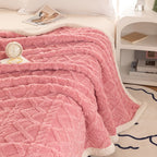 Manta de Pelo Sintético de Tejido Jacquard Premium - Textura Ultra Suave como Terciopelo, Hipoalergénica y Antiestática - Bordes Doble Costura para Mayor Durabilidad - Calidez Invernal Acogedora - Lavable a Máquina, Ligera, Ideal para Regalos de Fiestas y