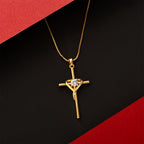 Esta elegante collar de cruz cuenta con plata de 925 y circonita dorada, lo que la hace ideal para el uso diario. Es un maravilloso regalo para mujeres en ocasiones como el Día de San Valentín, Navidad o aniversarios, y viene bellamente empaquetado en una