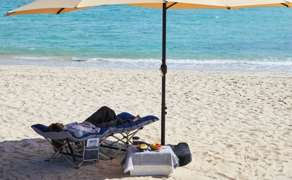 Cama de camping plegable con colchón, tumbona de jardín, cama de invitados con bolsillo lateral y bolsa de transporte para vacaciones en el jardín, oficina, interior y exterior.