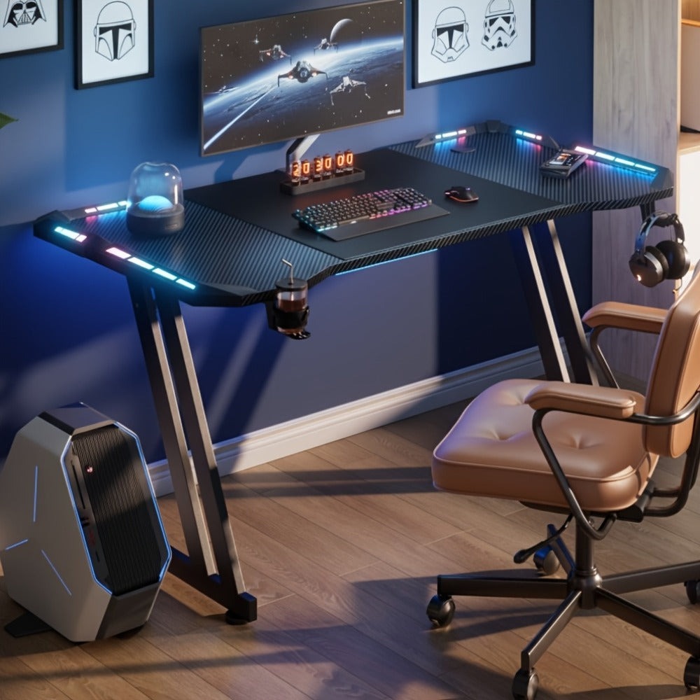 Escritorio de oficina para ordenador con LED y patas en forma de Z, escritorio gaming grande de fibra de carbono, estación de trabajo resistente para oficina en casa, escritorio para ordenador con alfombrilla para ratón, portavasos y soporte para auricula